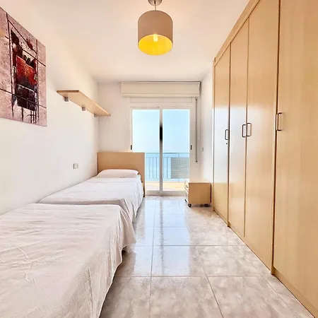 Turo Marina 3 * 로지즈